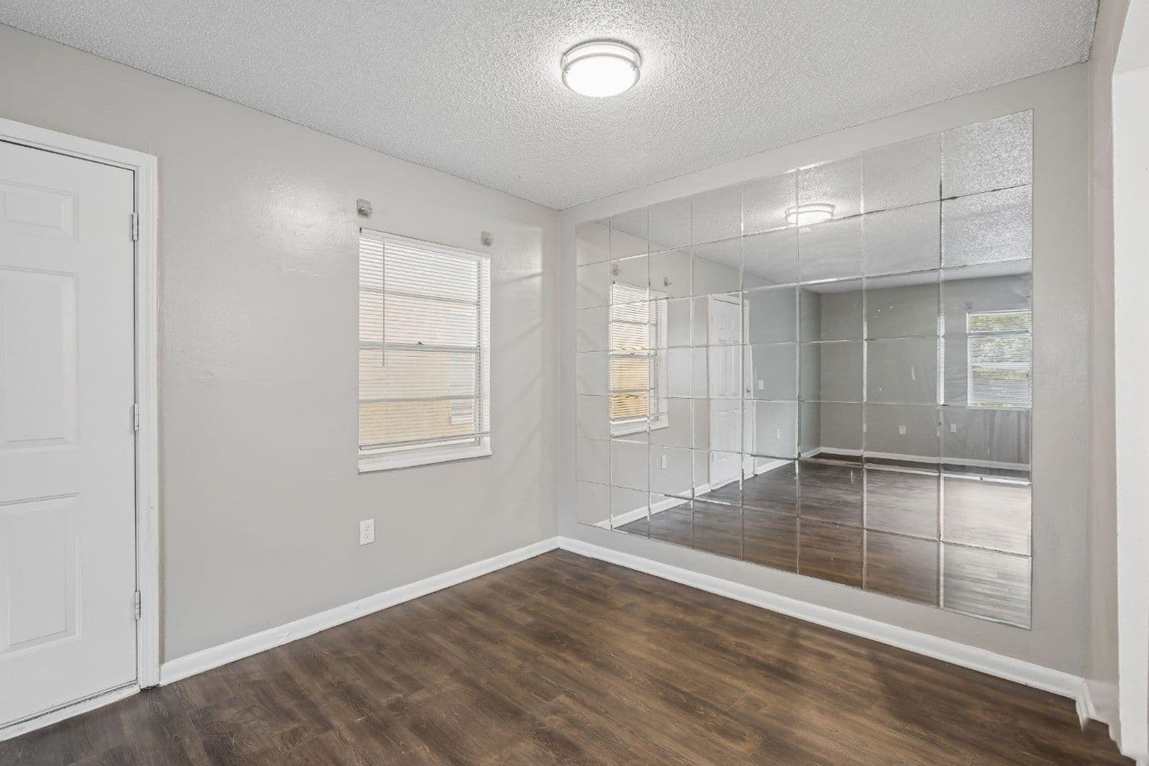 AUGUST MOVE-IN SPECIAL! 8 of 15