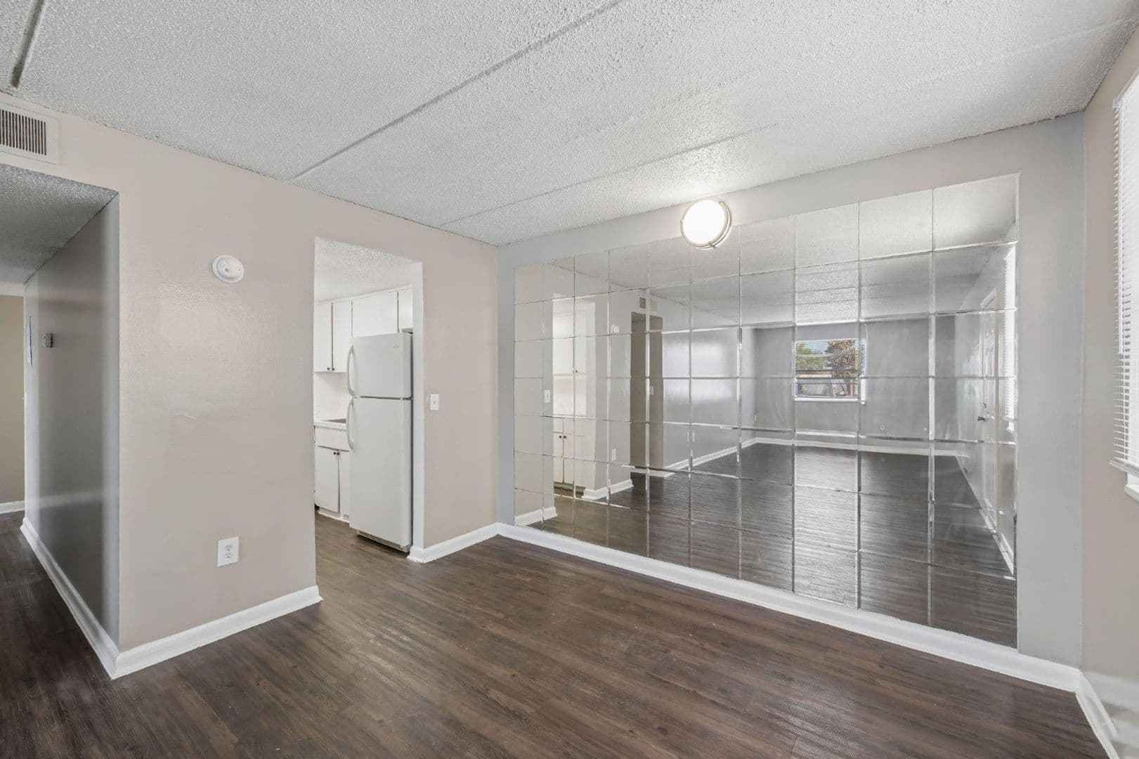 AUGUST MOVE-IN SPECIAL! 6 of 15