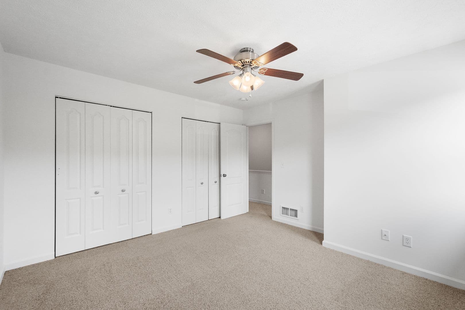 325 Clavale Drive 9 of 14