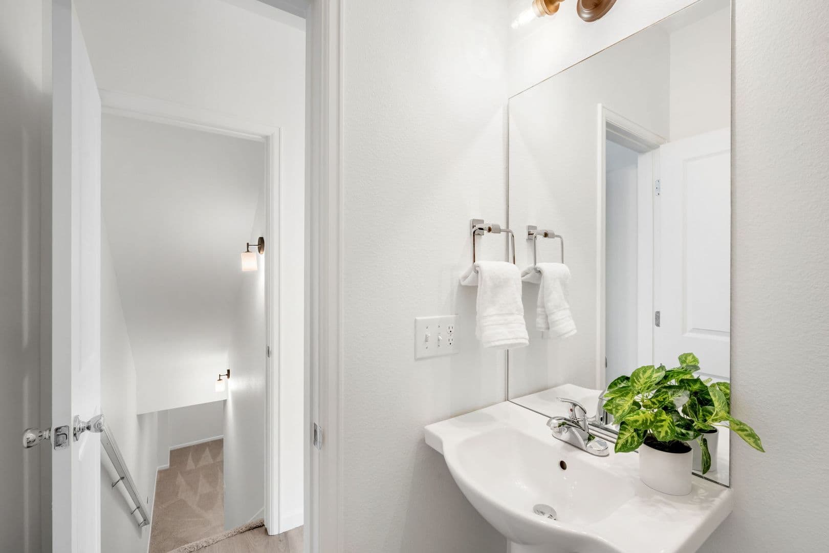 Spacious 5-Bedroom Duplex in Denver Near Sloan’s Lake 23 of 30