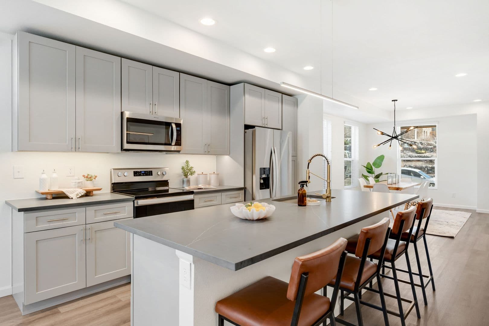 Spacious 5-Bedroom Duplex in Denver Near Sloan’s Lake 7 of 8