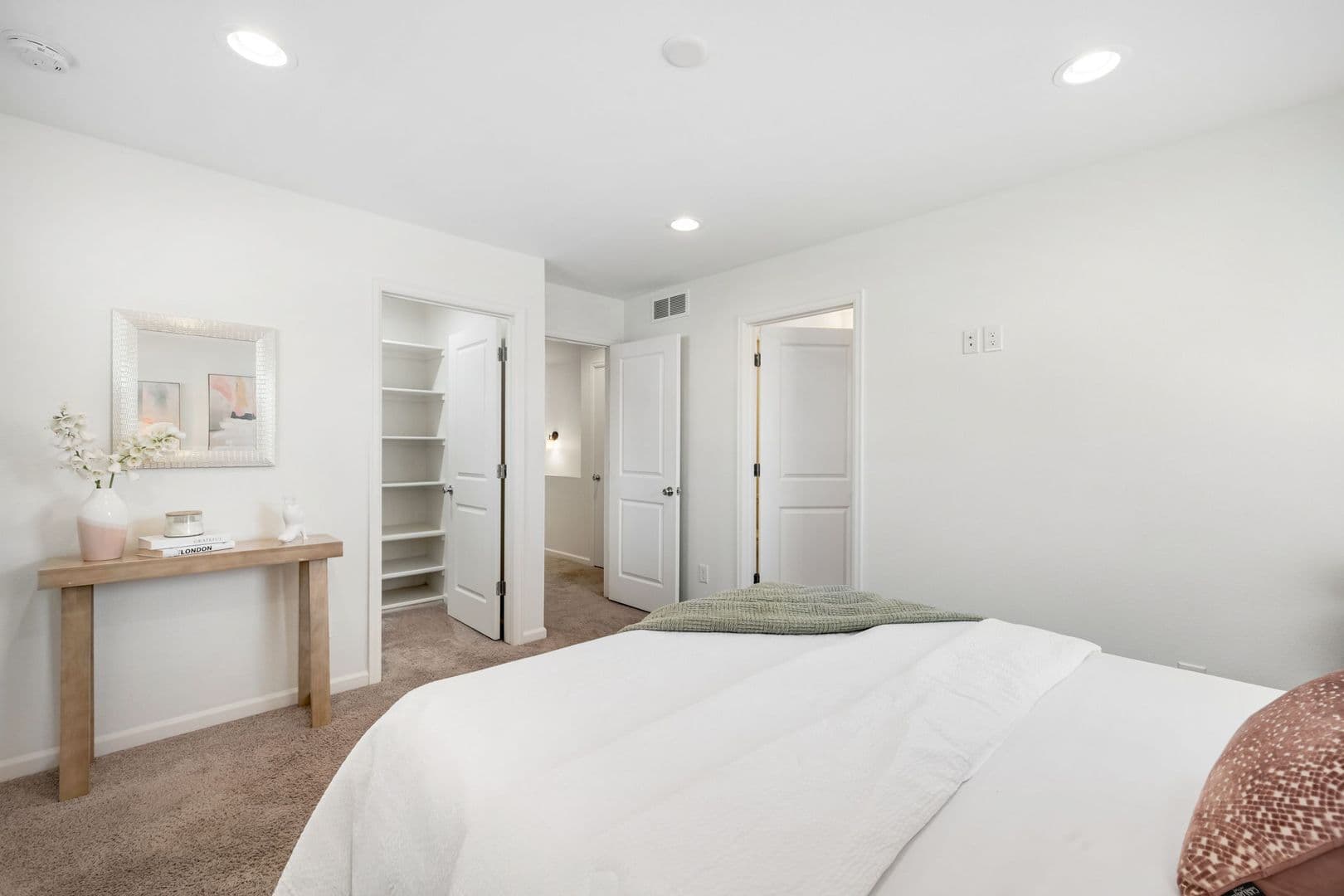 Spacious 5-Bedroom Duplex in Denver Near Sloan’s Lake 20 of 30