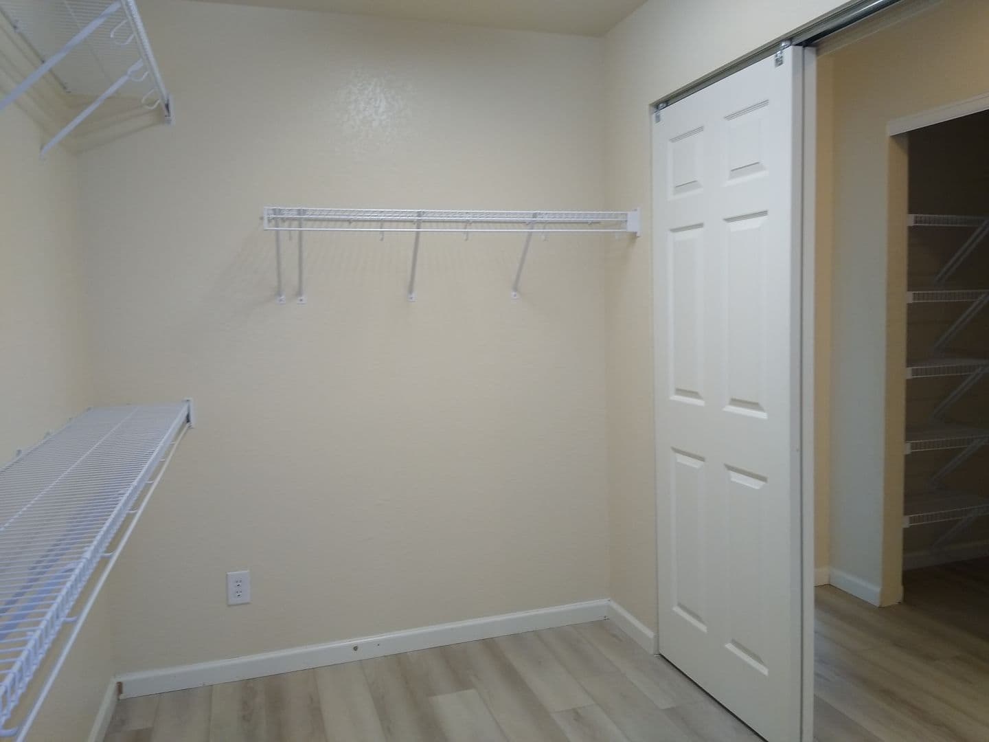 5863 Noble Court 111 of 124