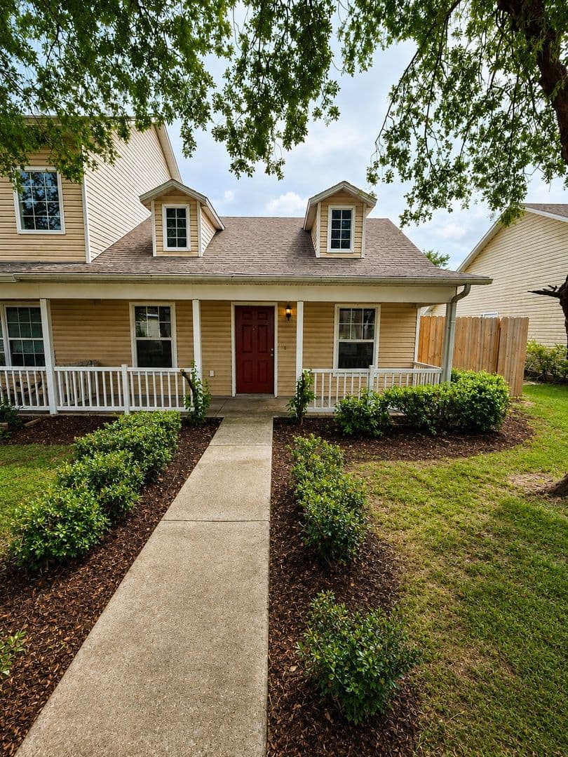 Park Central Cir 1004 1 of 8
