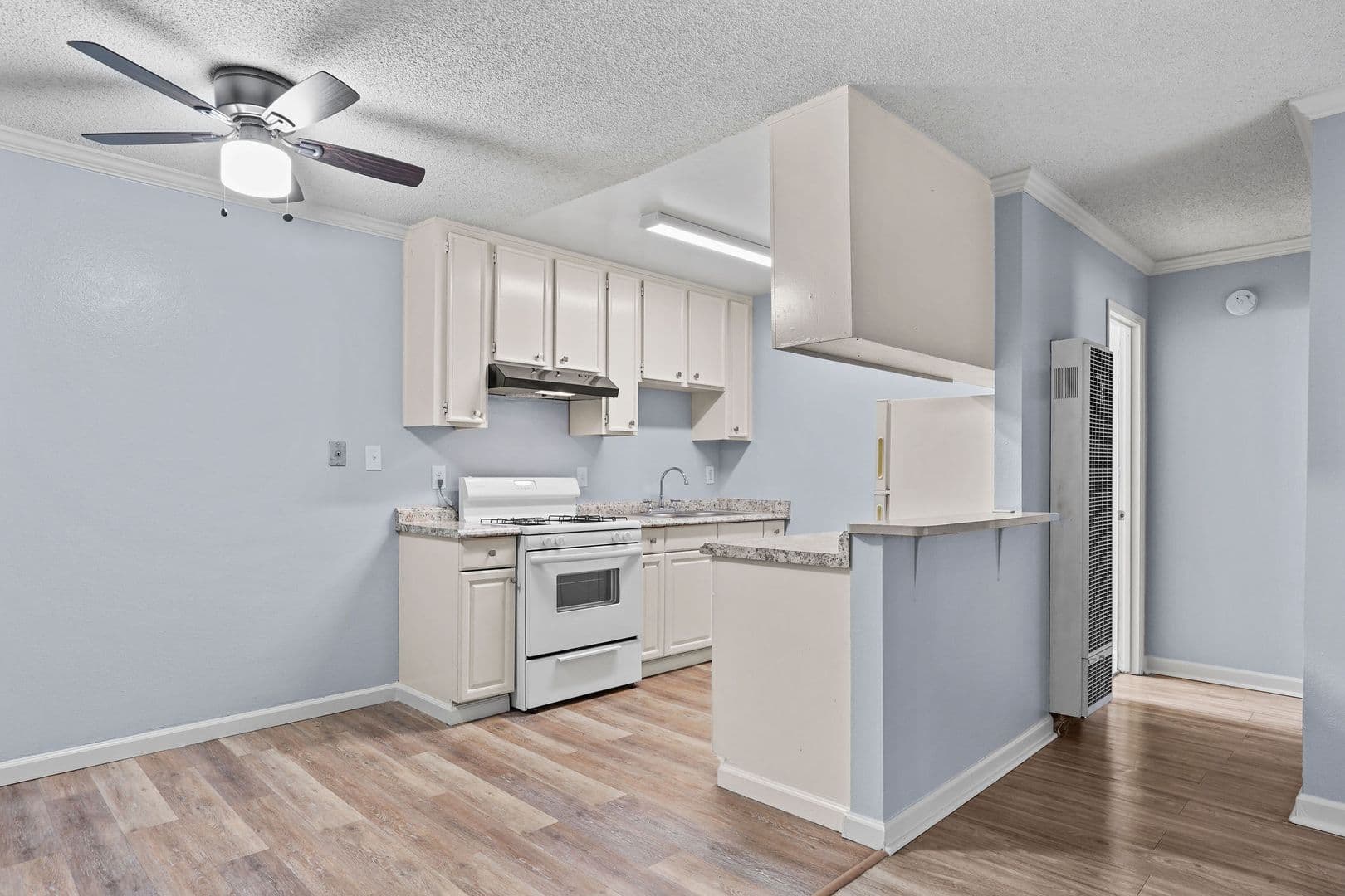 Century Plaza Apartments 5 of 14