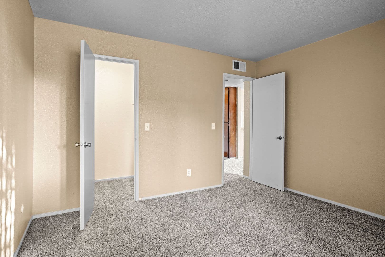 Venetian Park Apartments 13 of 22