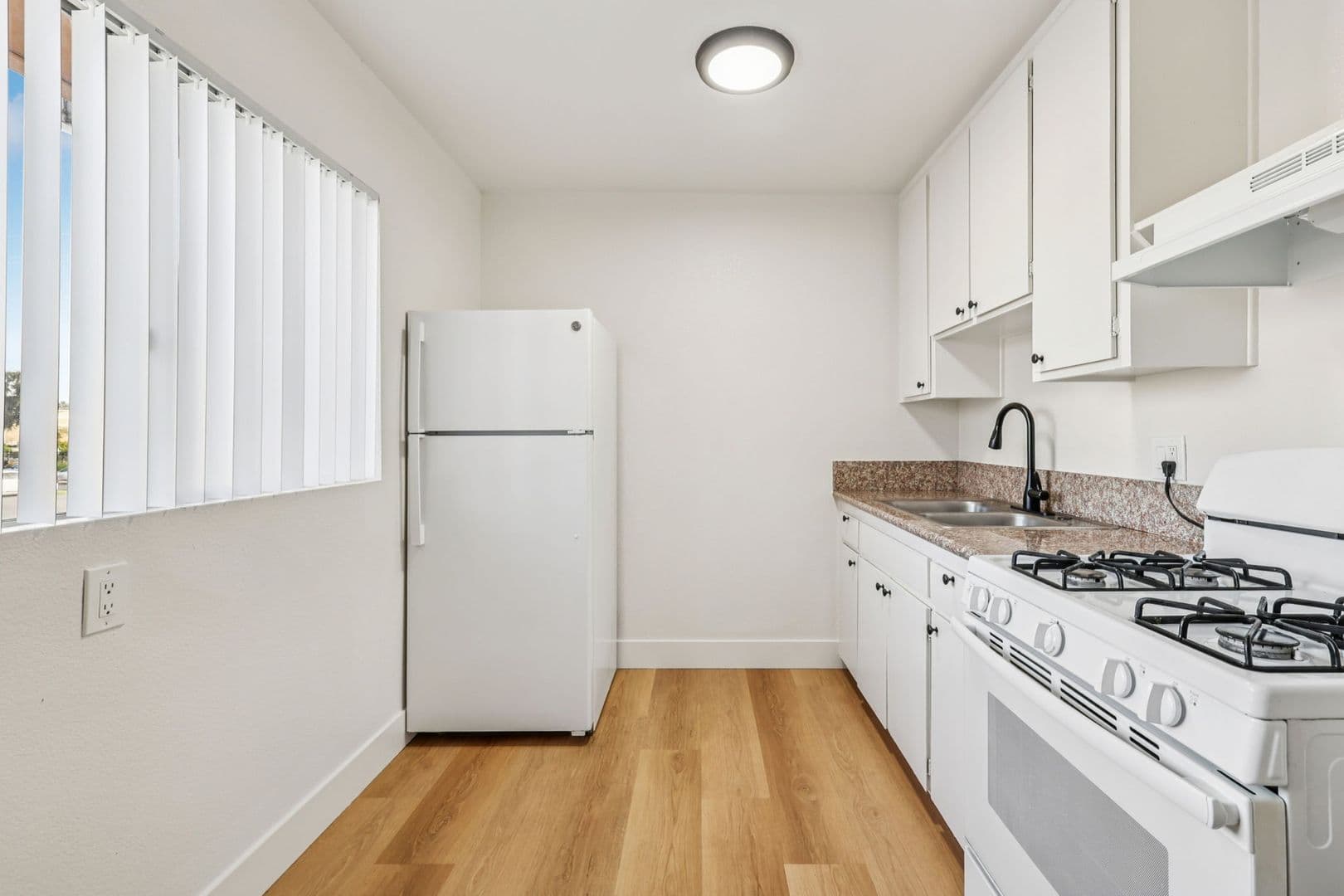Bella Vista Apartments 6 of 22