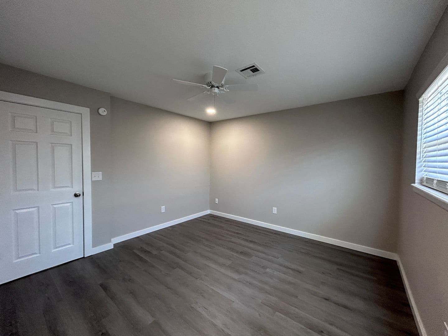 Limited Time Fall Special: Save $750 Off First Month's Rent 10 of 17