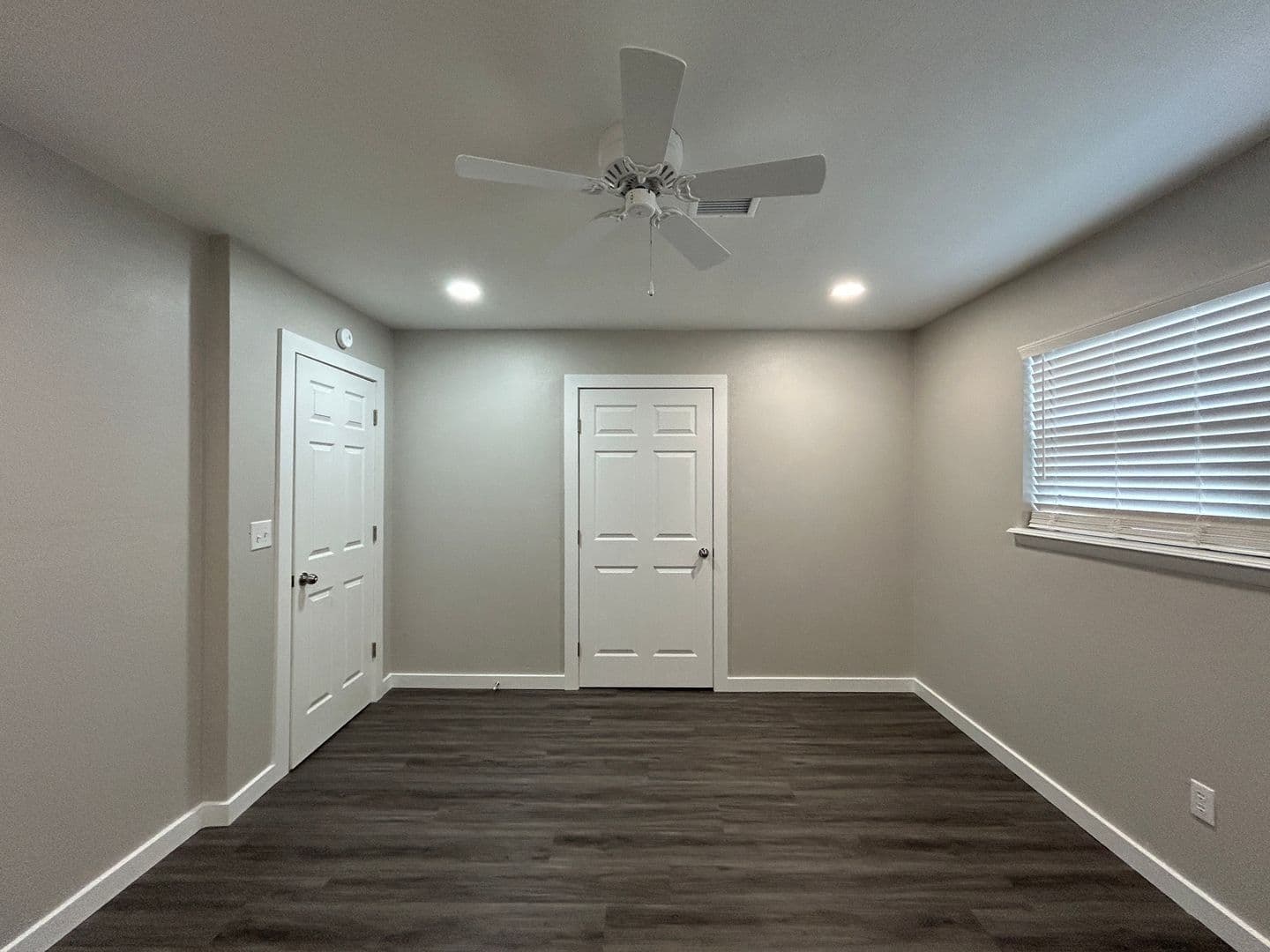 Limited Time Fall Special: Save $750 Off First Month's Rent 11 of 16