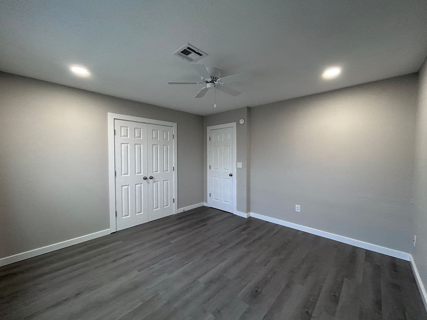 Limited Time Fall Special: Save $750 Off First Month's Rent 12 of 17