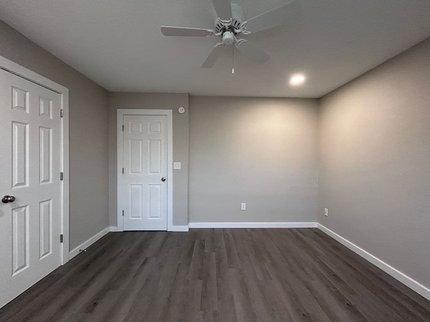 Limited Time Fall Special: Save $750 Off First Month's Rent 11 of 17