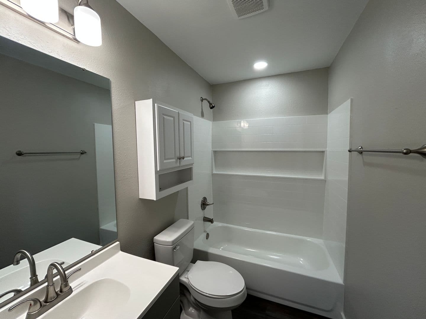 Limited Time Fall Special: Save $750 Off First Month's Rent 12 of 16