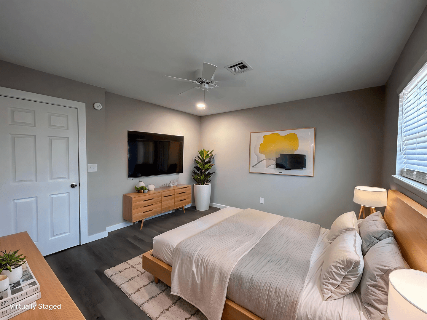 Limited Time Fall Special: Save $750 Off First Month's Rent 2 of 17