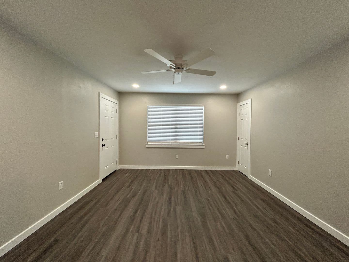Limited Time Fall Special: Save $750 Off First Month's Rent 5 of 16