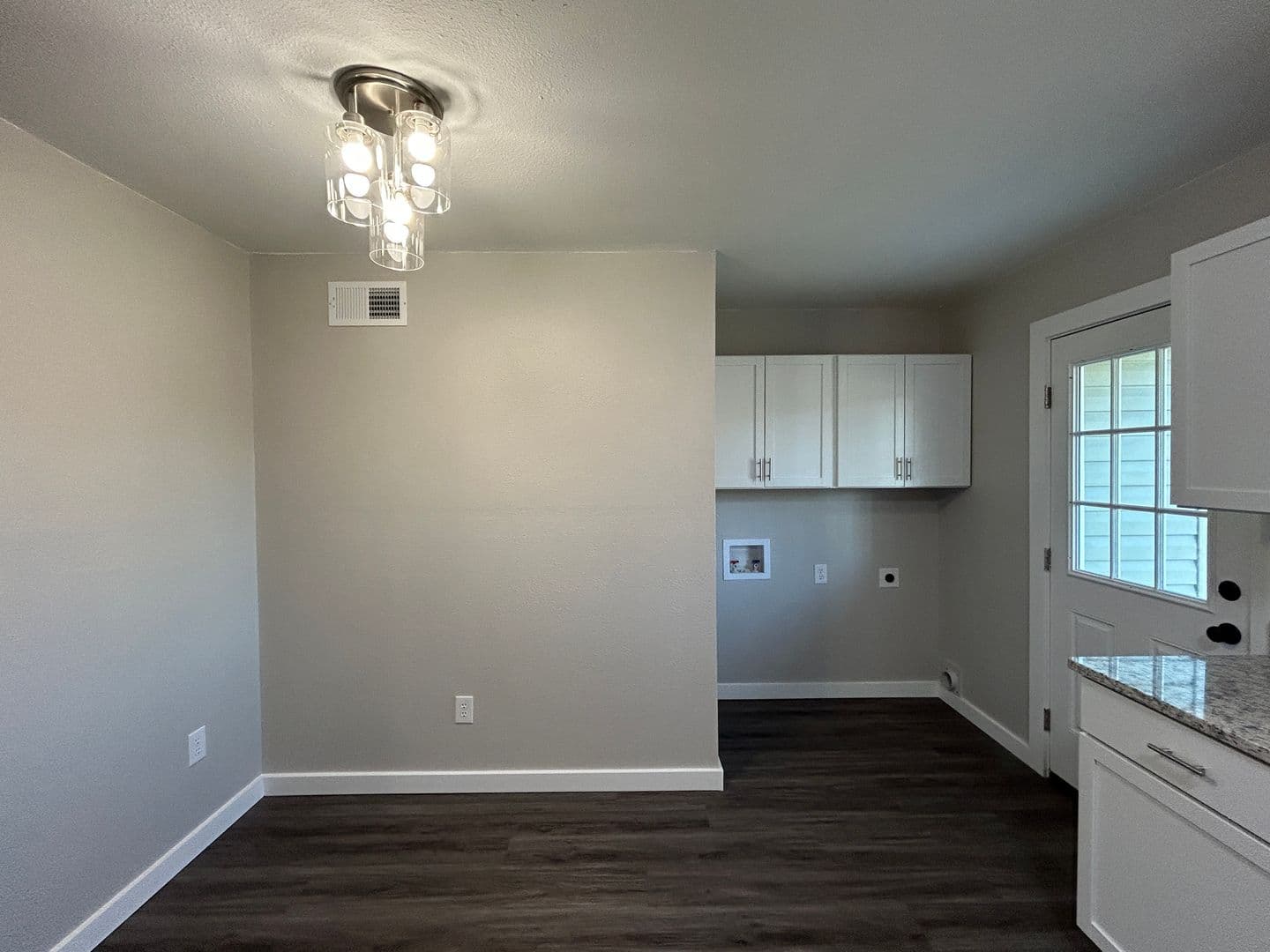 Limited Time Fall Special: Save $750 Off First Month's Rent 8 of 16