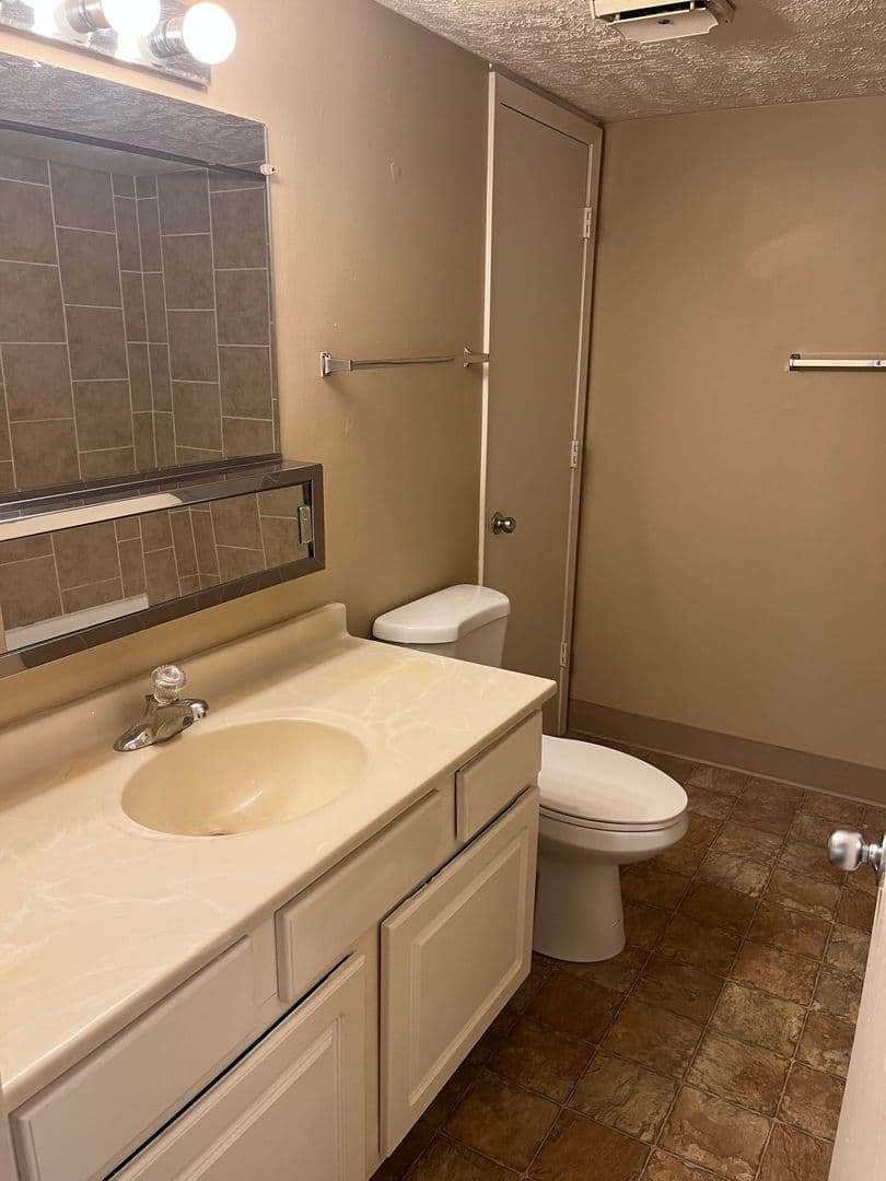 Shadow Ridge Apartments 8 of 14