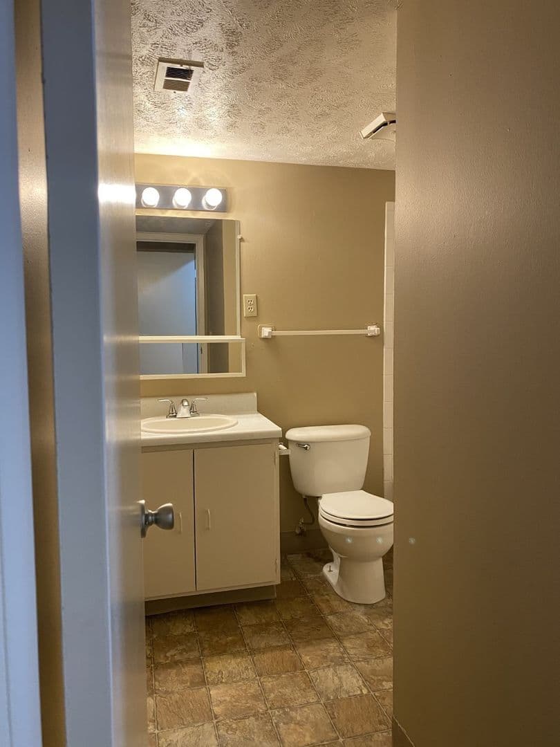 Shadow Ridge Apartments 17 of 19