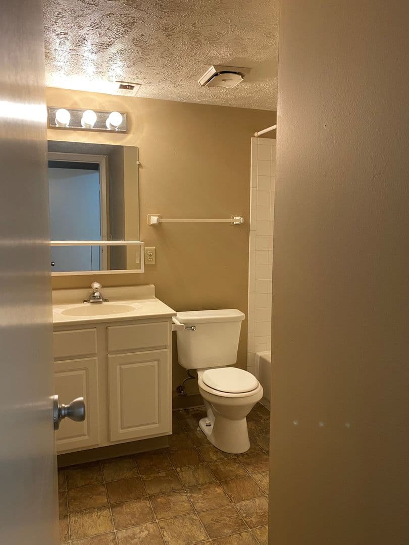Shadow Ridge Apartments 18 of 20