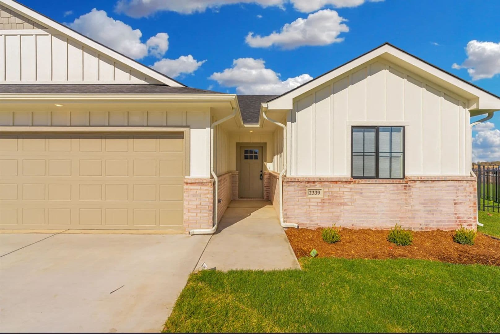 2157 E Elk Ridge Ave 1 of 11