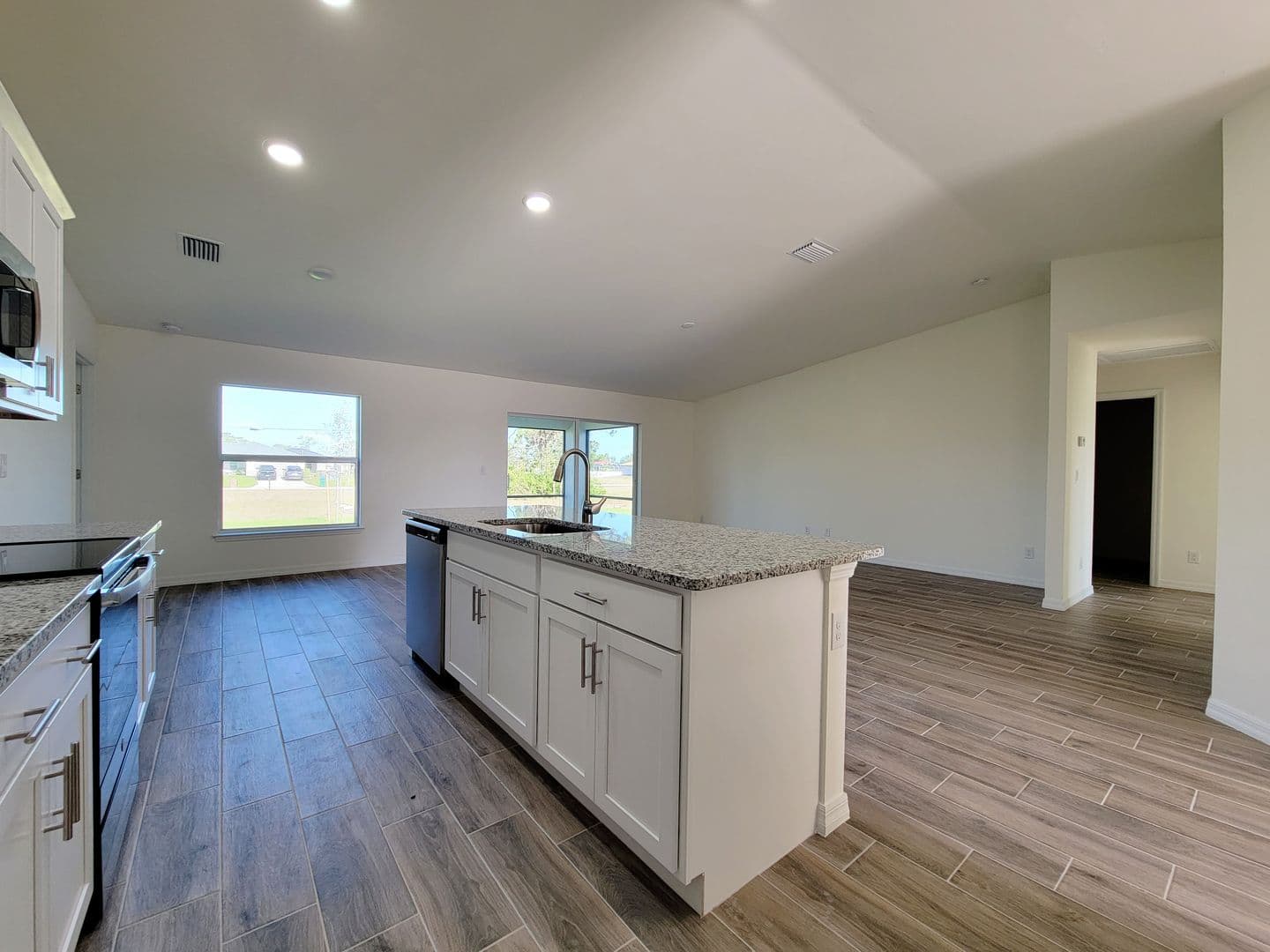 3100 NW 20th Ave 5 of 13