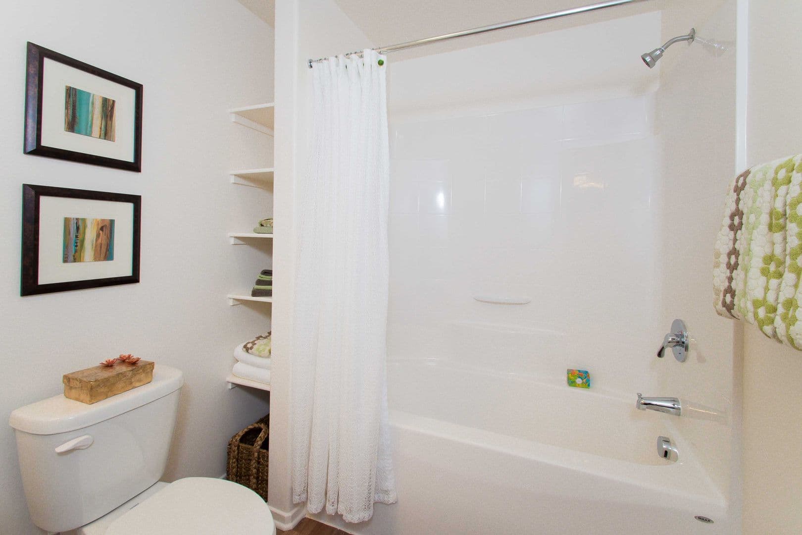 Avila Apartment Homes 3 of 14