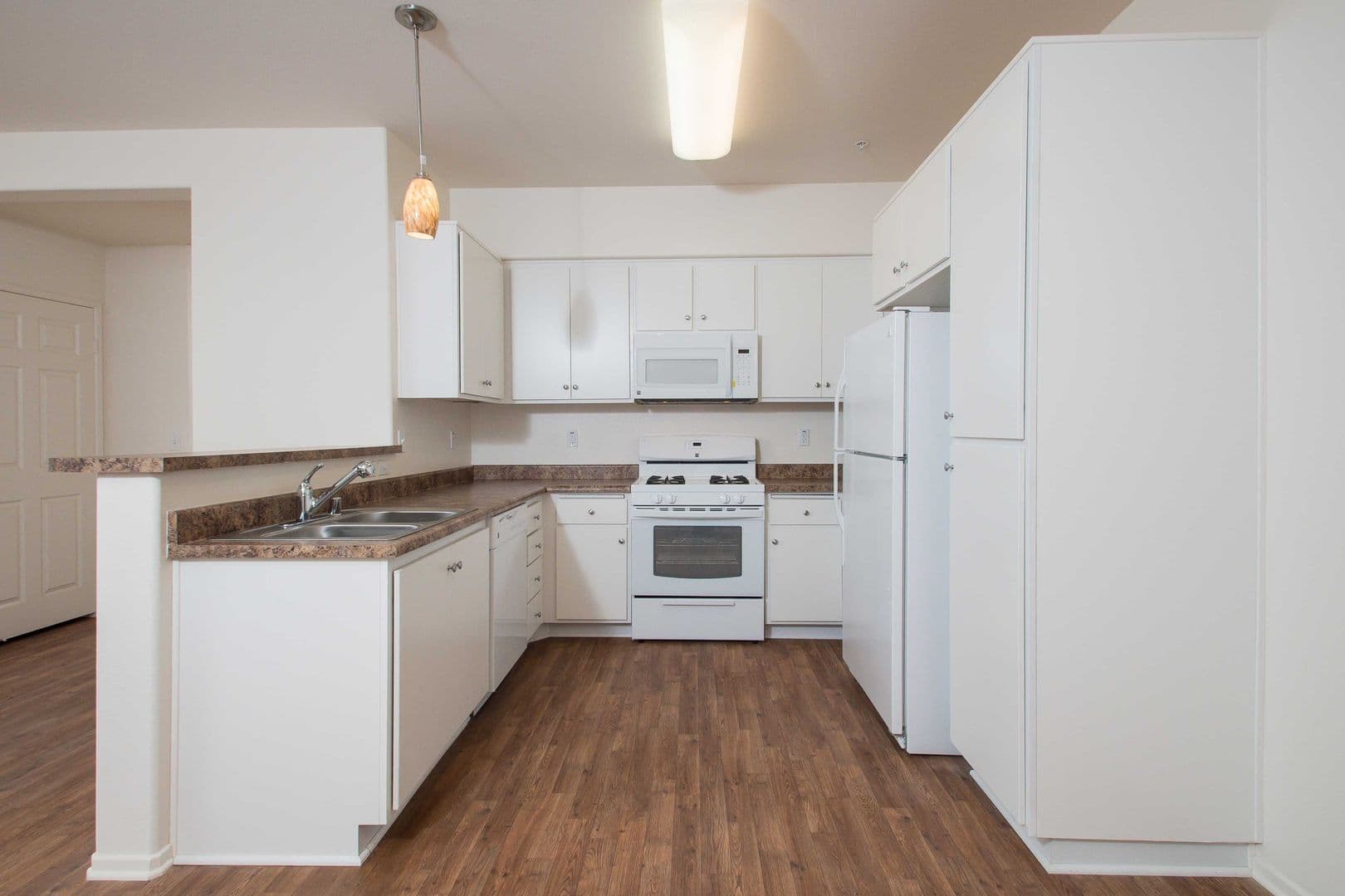 Avila Apartment Homes 13 of 14