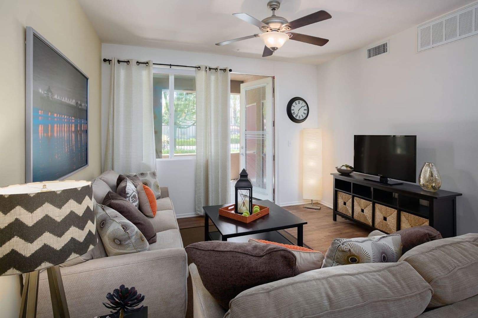 Avila Apartment Homes 13 of 16