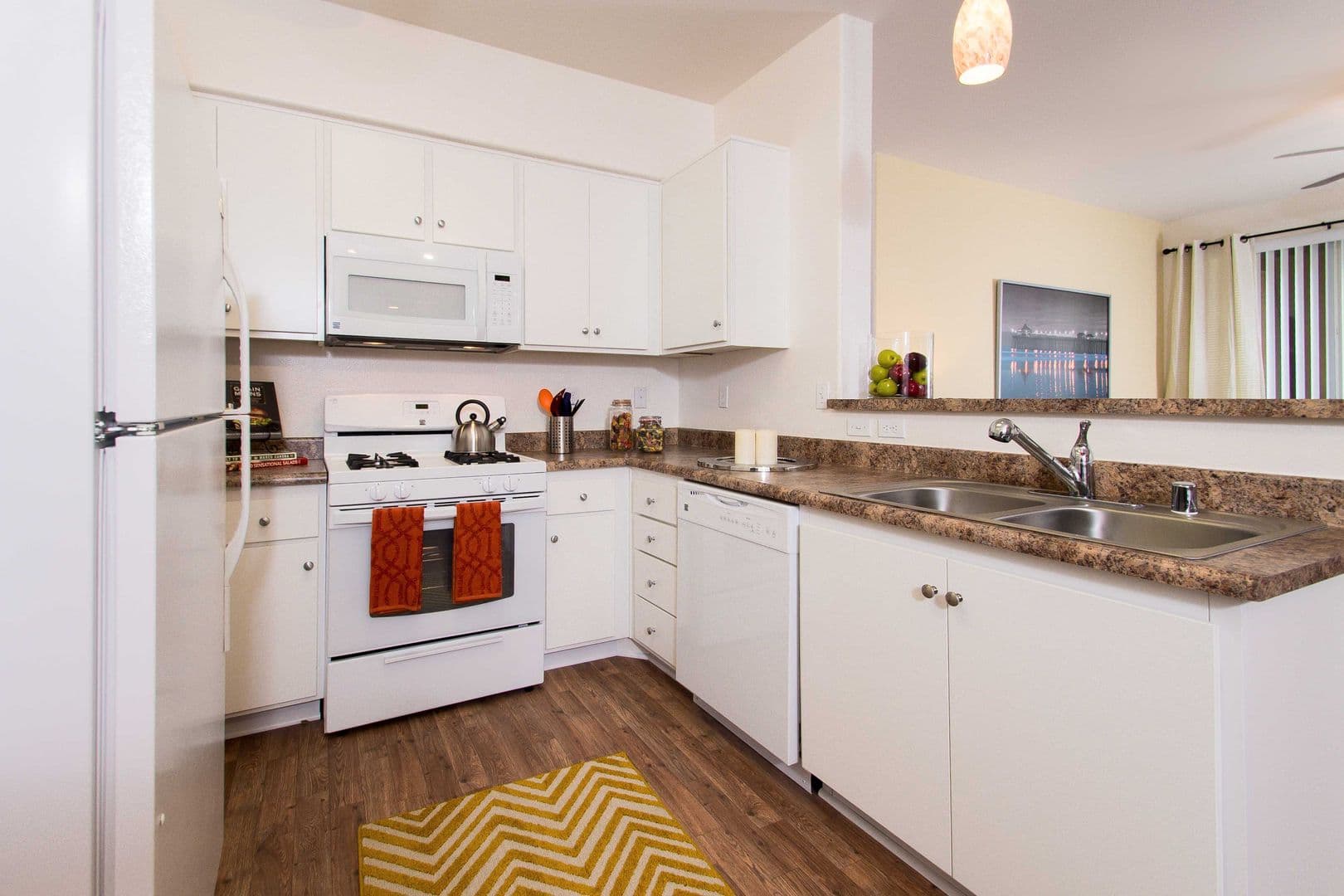 Avila Apartment Homes 10 of 14