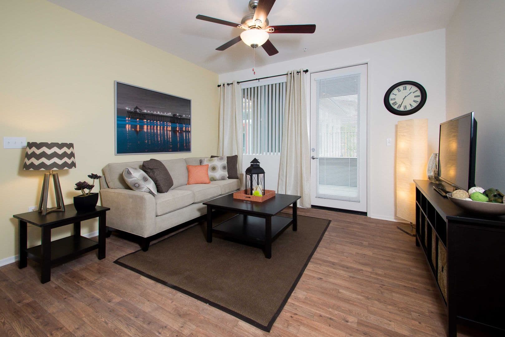 Avila Apartment Homes 12 of 14