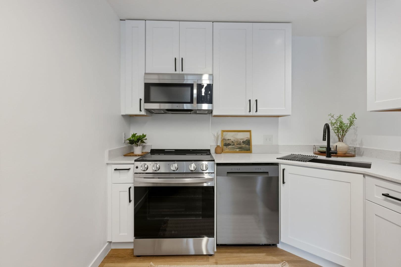 The Cranford {Elevated} Apartments 4 of 8