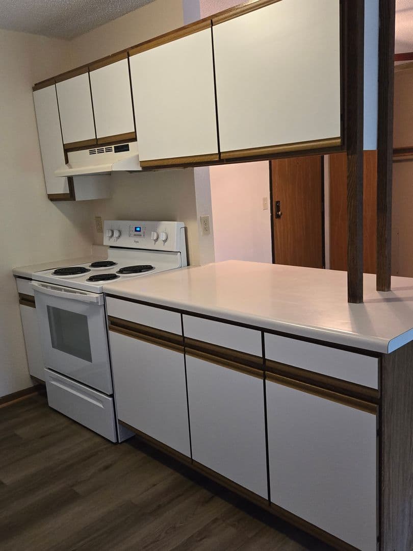 Evergreen Square Apartments 4 of 9