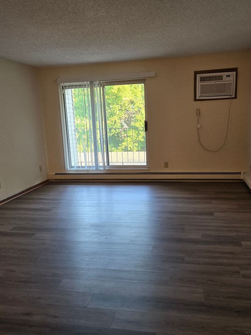 Evergreen Square Apartments 1 of 9