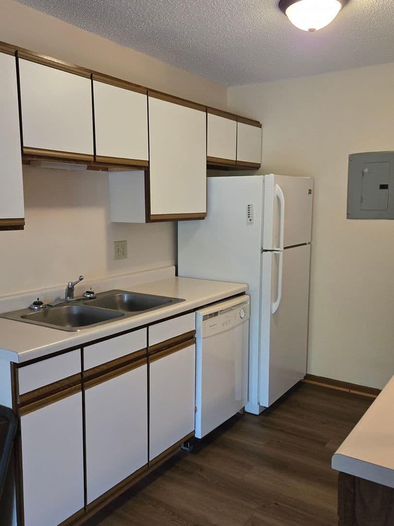 Evergreen Square Apartments 5 of 9