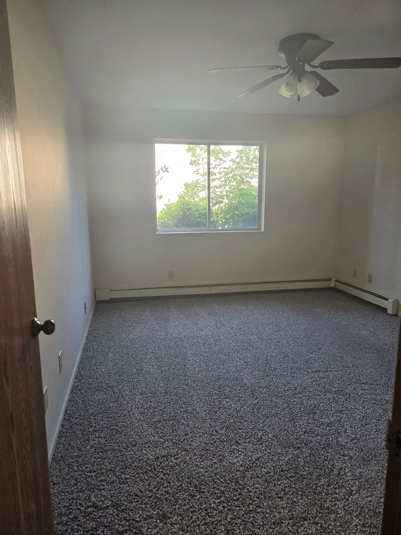 Evergreen Square Apartments 3 of 19