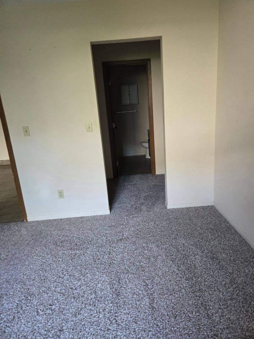 Evergreen Square Apartments 2 of 19