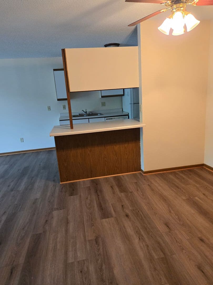 Evergreen Square Apartments 3 of 9