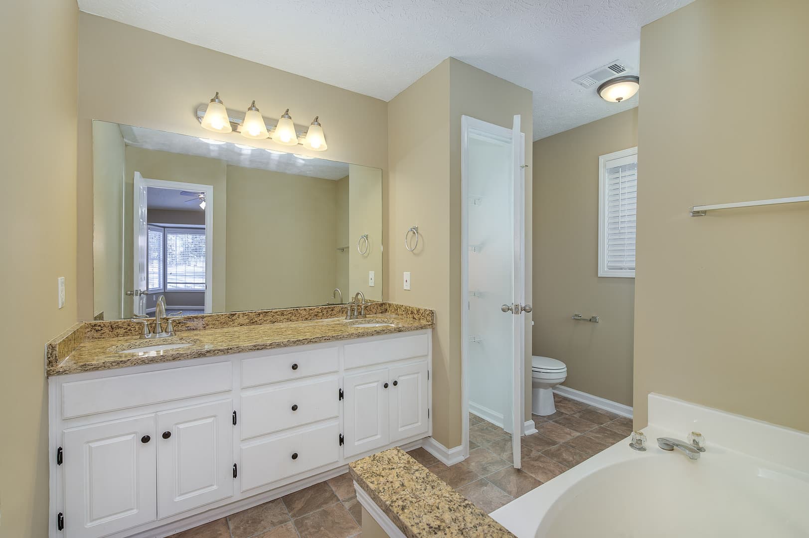 35 Oak Ridge Ct Covington, GA 30016 13 of 18