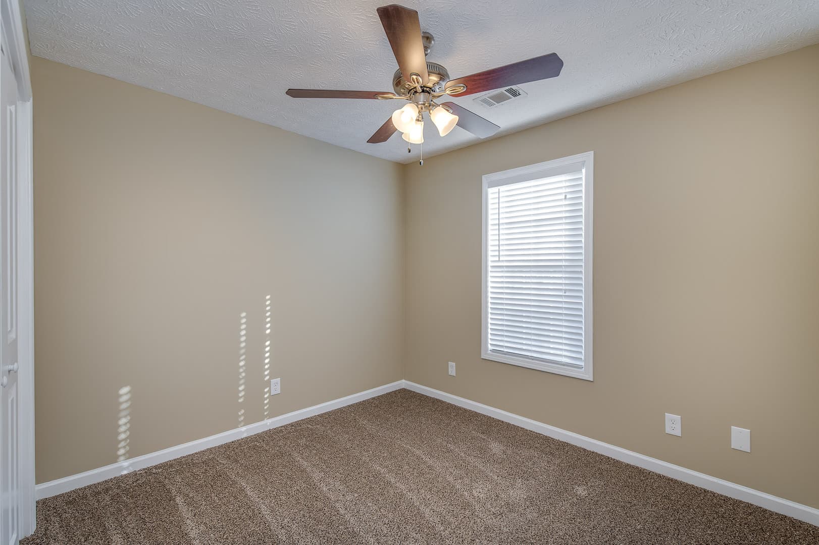 35 Oak Ridge Ct Covington, GA 30016 15 of 18