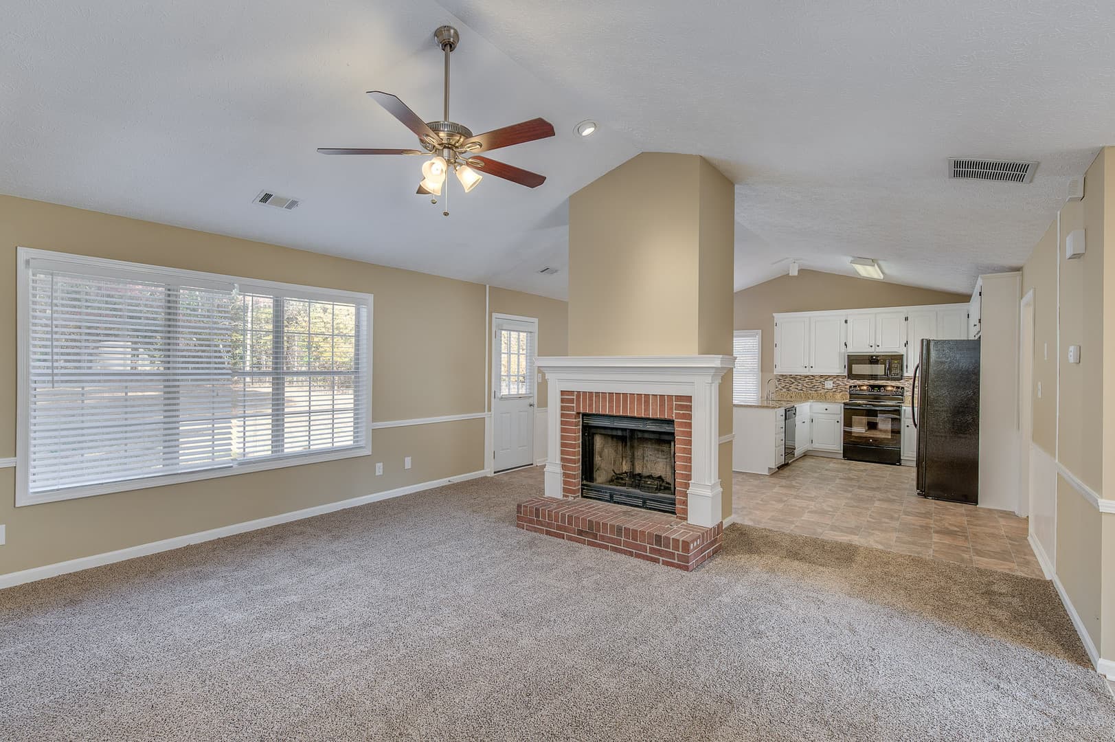 35 Oak Ridge Ct Covington, GA 30016 6 of 18