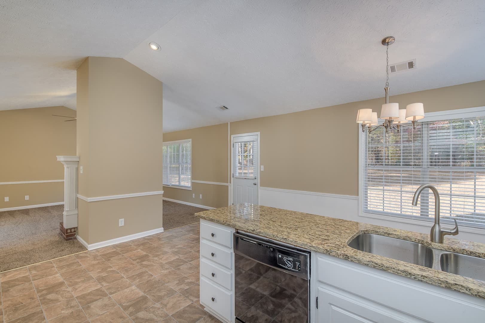 35 Oak Ridge Ct Covington, GA 30016 9 of 18
