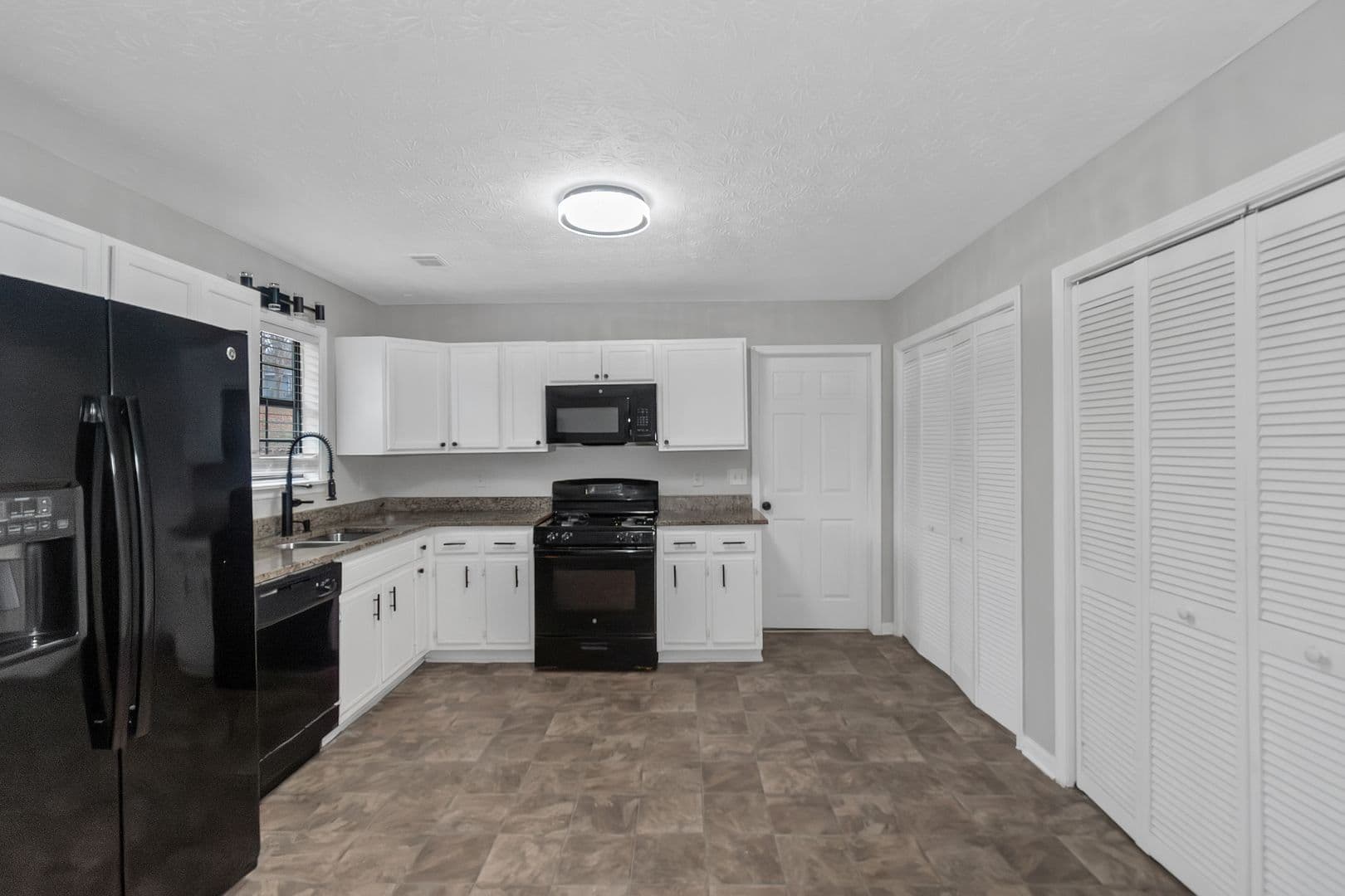 321 Summerwood Lane Stockbridge, GA 30281 26 of 29