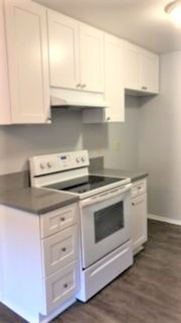951 WARWICK AVENUE 5 of 7