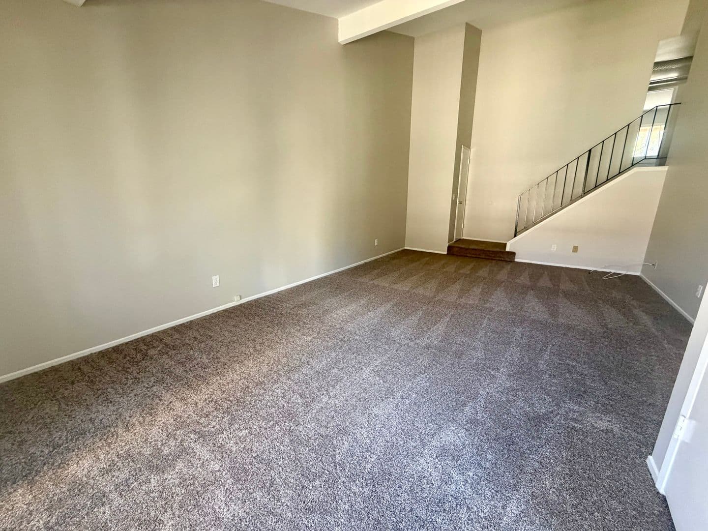 951 WARWICK AVENUE 4 of 7