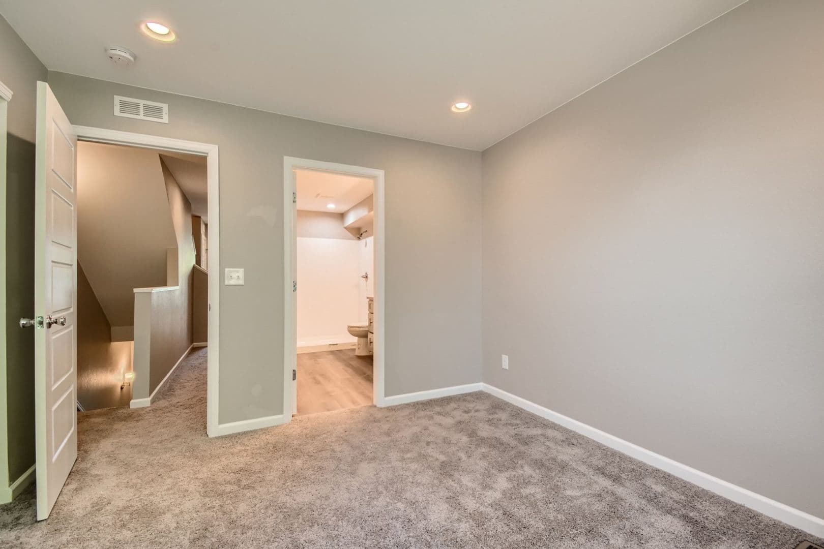 Lovely Townhome near Edgewater with Bonus Space 14 of 29
