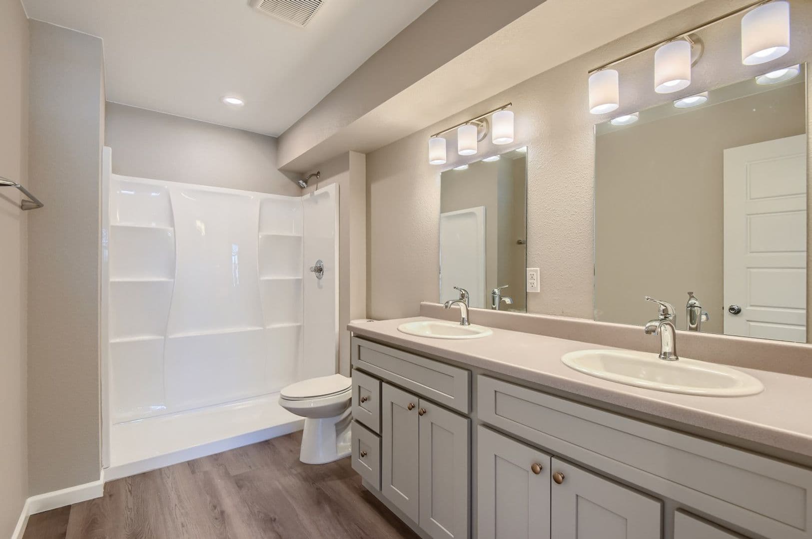 Stunning Townhome near Edgewater 26 of 32
