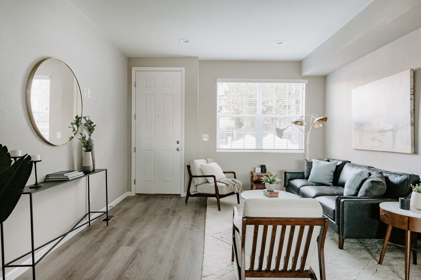 Stunning Townhome near Edgewater 5 of 32