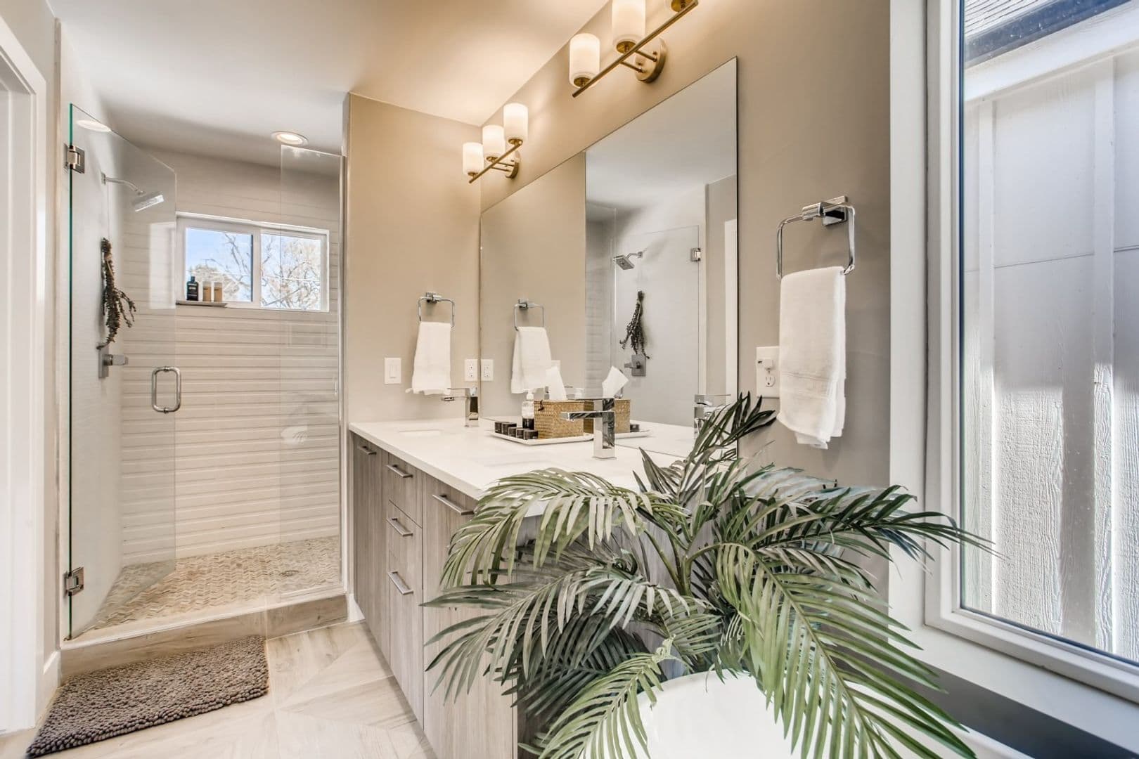 3319-3321 W Moncrieff Pl 15 of 27