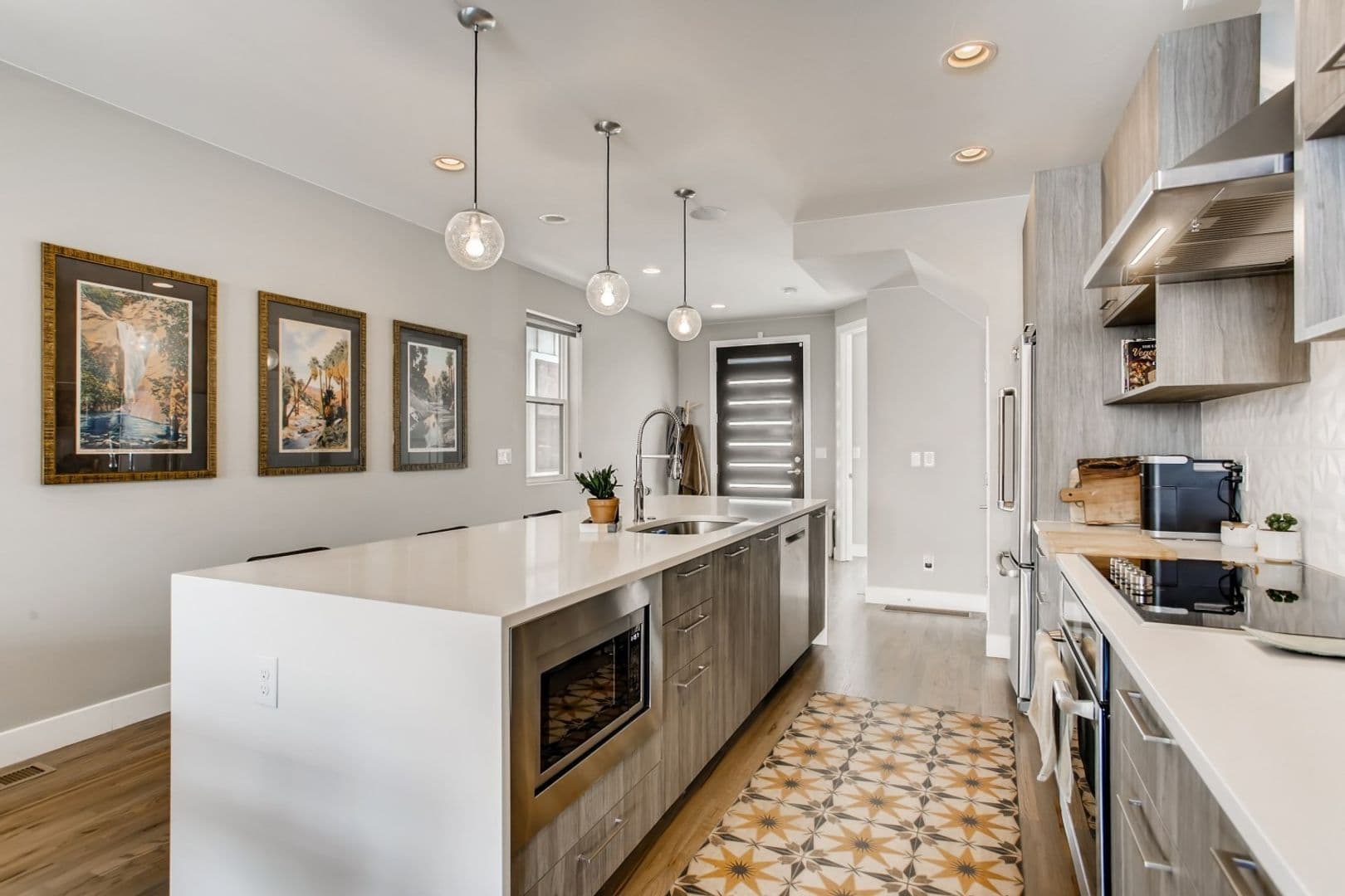 3319-3321 W Moncrieff Pl 9 of 27