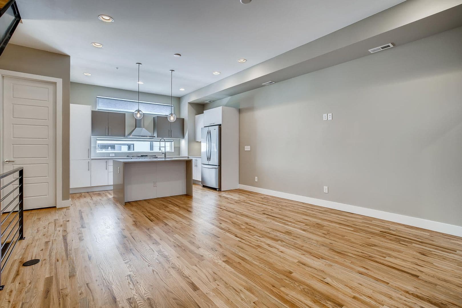 Fairfax Row 5 of 23