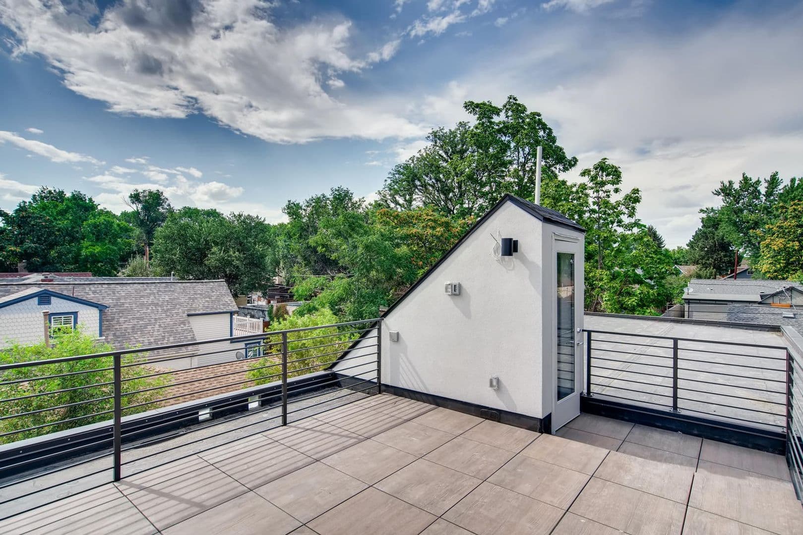 3319-3321 W Moncrieff Pl 22 of 27